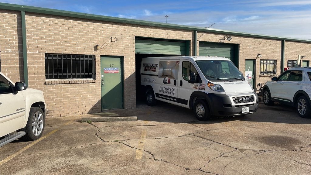 Garage door repair Channelview tx