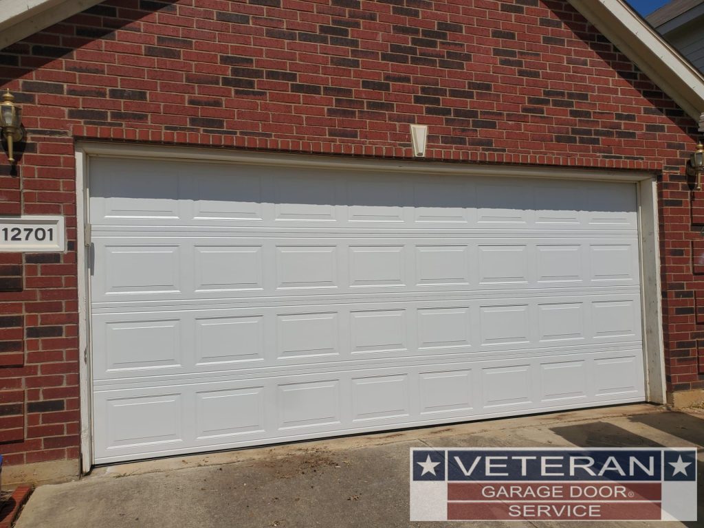 garage door repair services in Cloverleaf TX