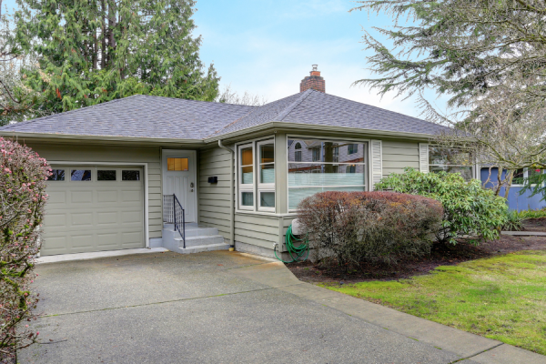 Home with Garage Door (1000 × 1000 px)